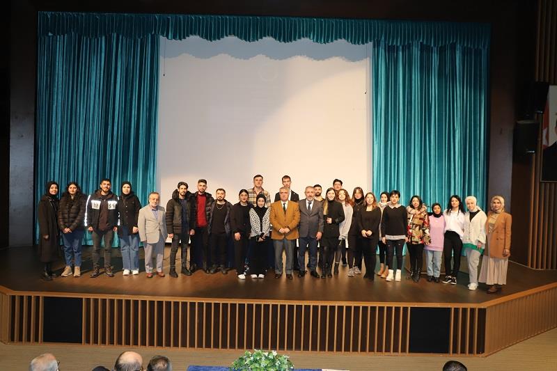 Dr. Necdet Subaşı Tarafından Yer Bildirimleri “Entelektüelin Yer Bildirimi” Konferansı Verildi